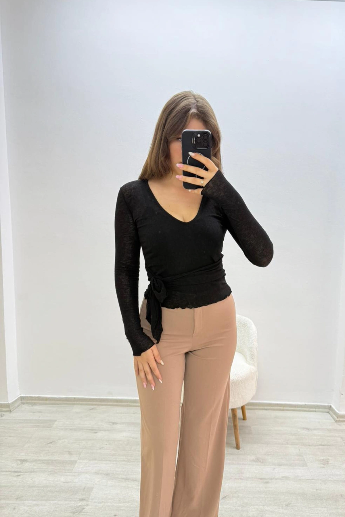 Yandan Bağlamalı Siyah Triko