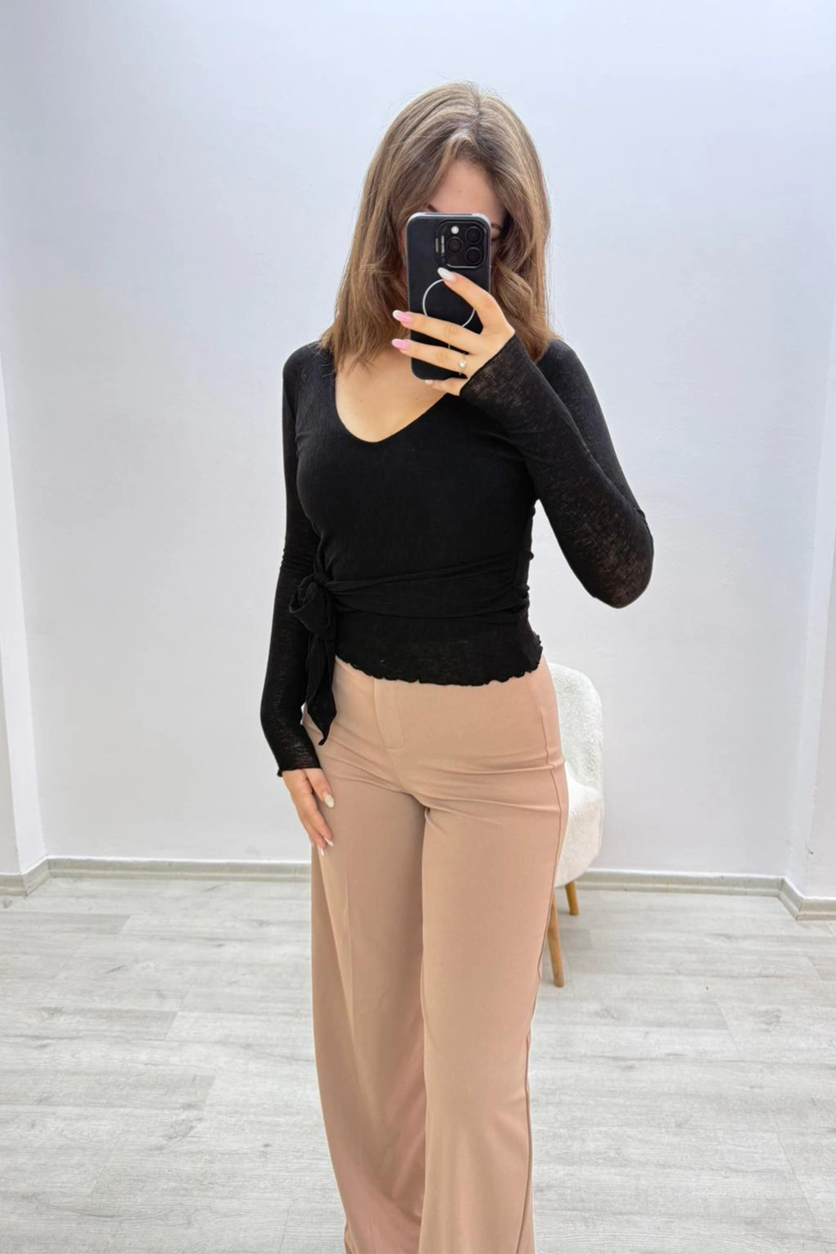 Yandan Bağlamalı Siyah Triko