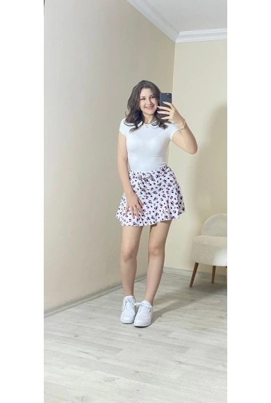 Belden Bağlama Detaylı Şort Etek Beyaz Çiçekli