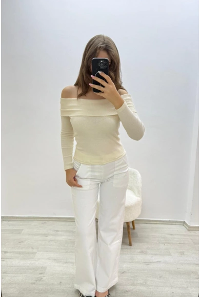 Madonna Yaka Beyaz Kazak