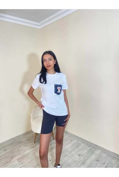 Süprem Cepli Kalp Nakışlı Oversize Tişört