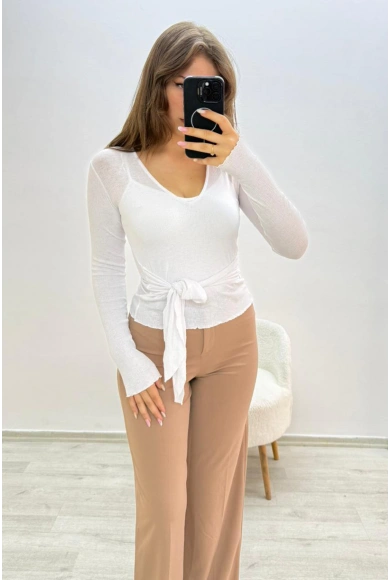 Yandan Bağlamalı Beyaz Triko