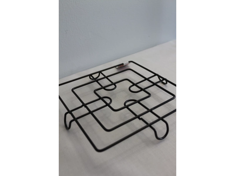 Balsa Ayaklı Metal Siyah Kare Nihale