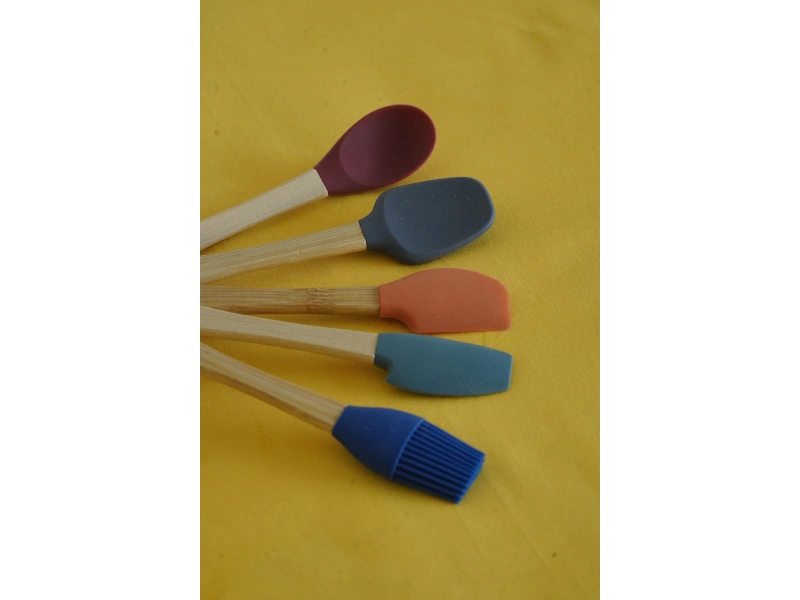 Bambu Saplı Silikon Mutfak Seti