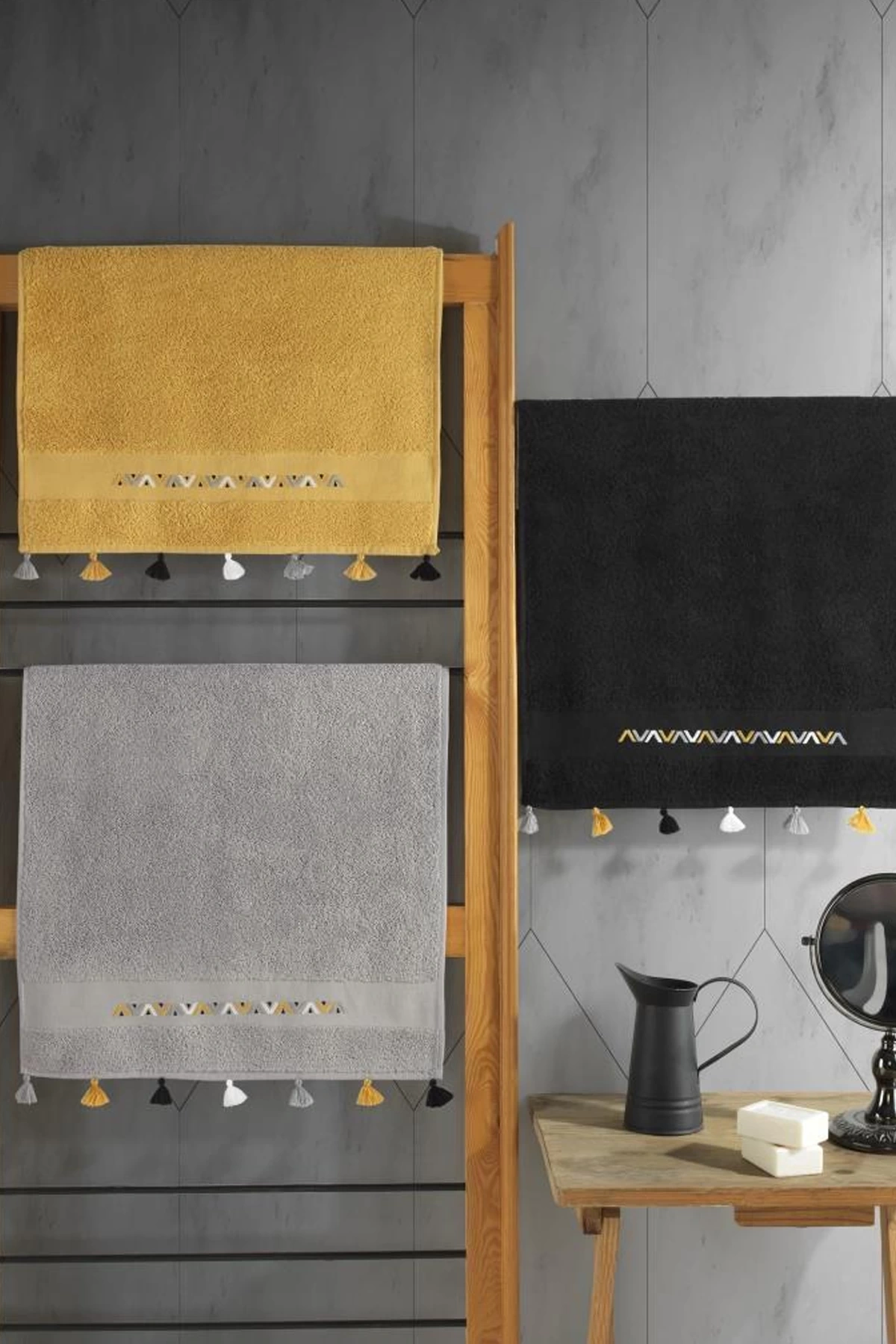 %100 Pamuk 3lü Nakışlı Püsküllü Havlu Seti Hardal-Gri-Siyah