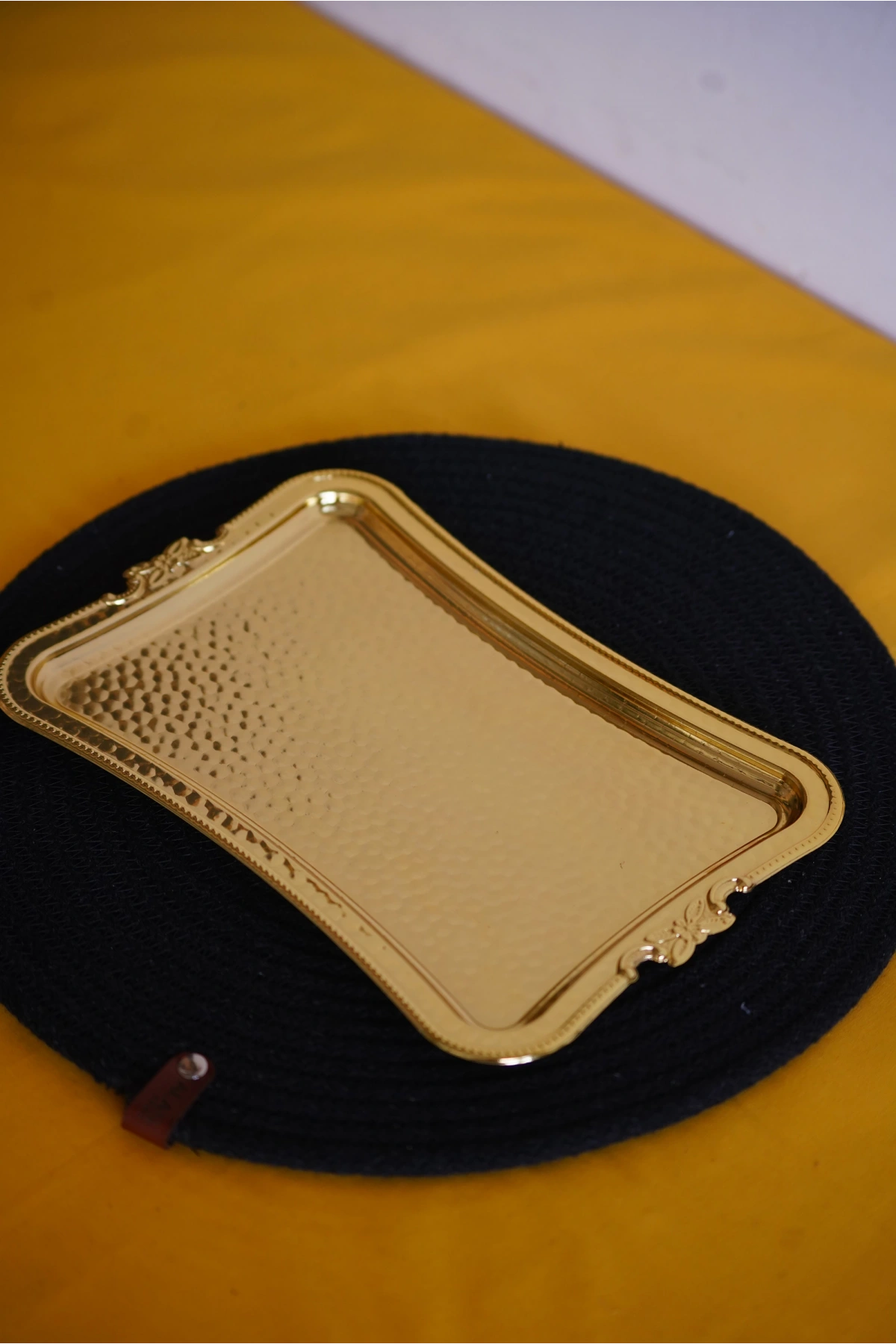 Cooker Dikdörtgen Dövme Desenli Gold Metal Sunum Tepsi 25x17 cm