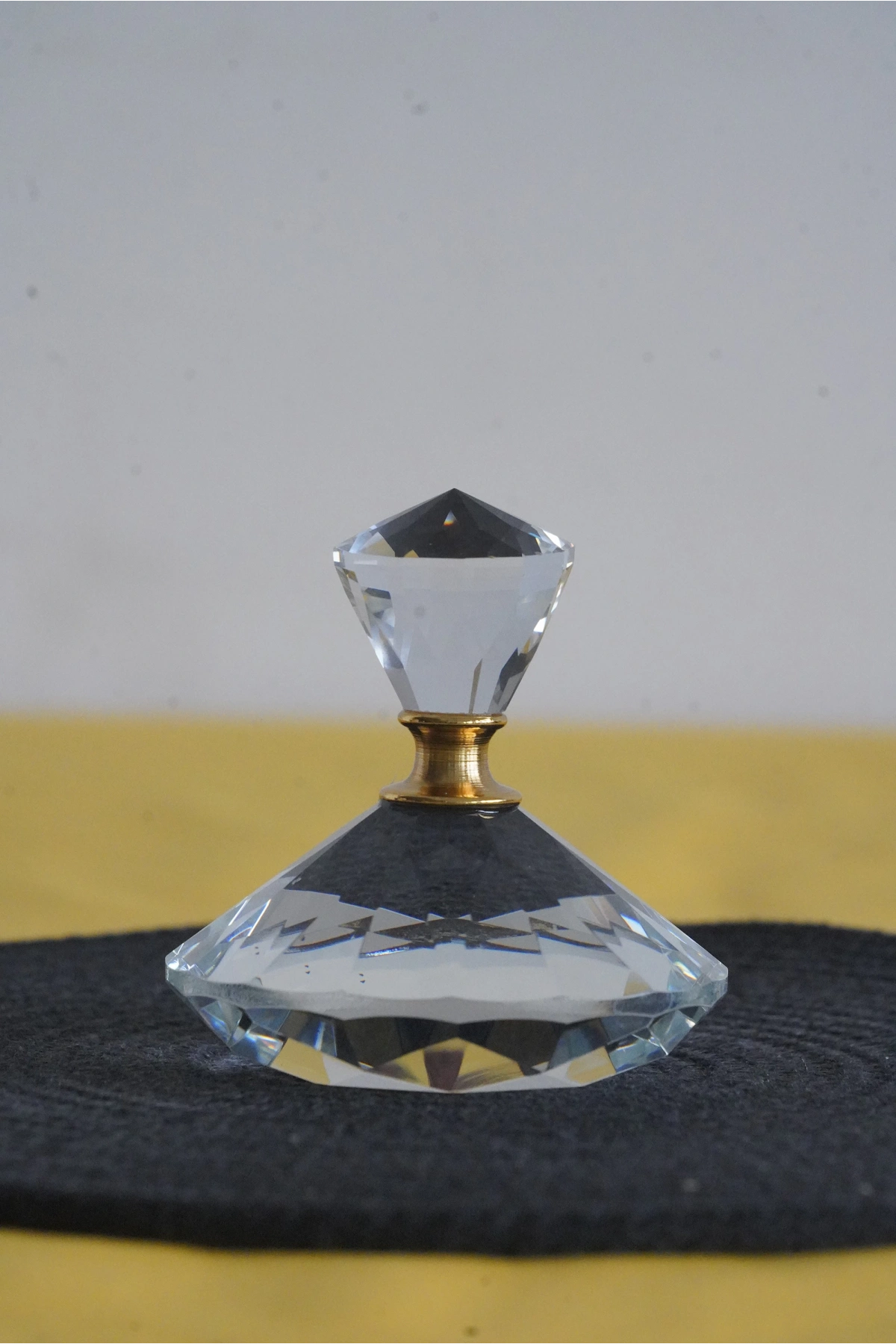 Elmas Parfüm Şişesi Gold