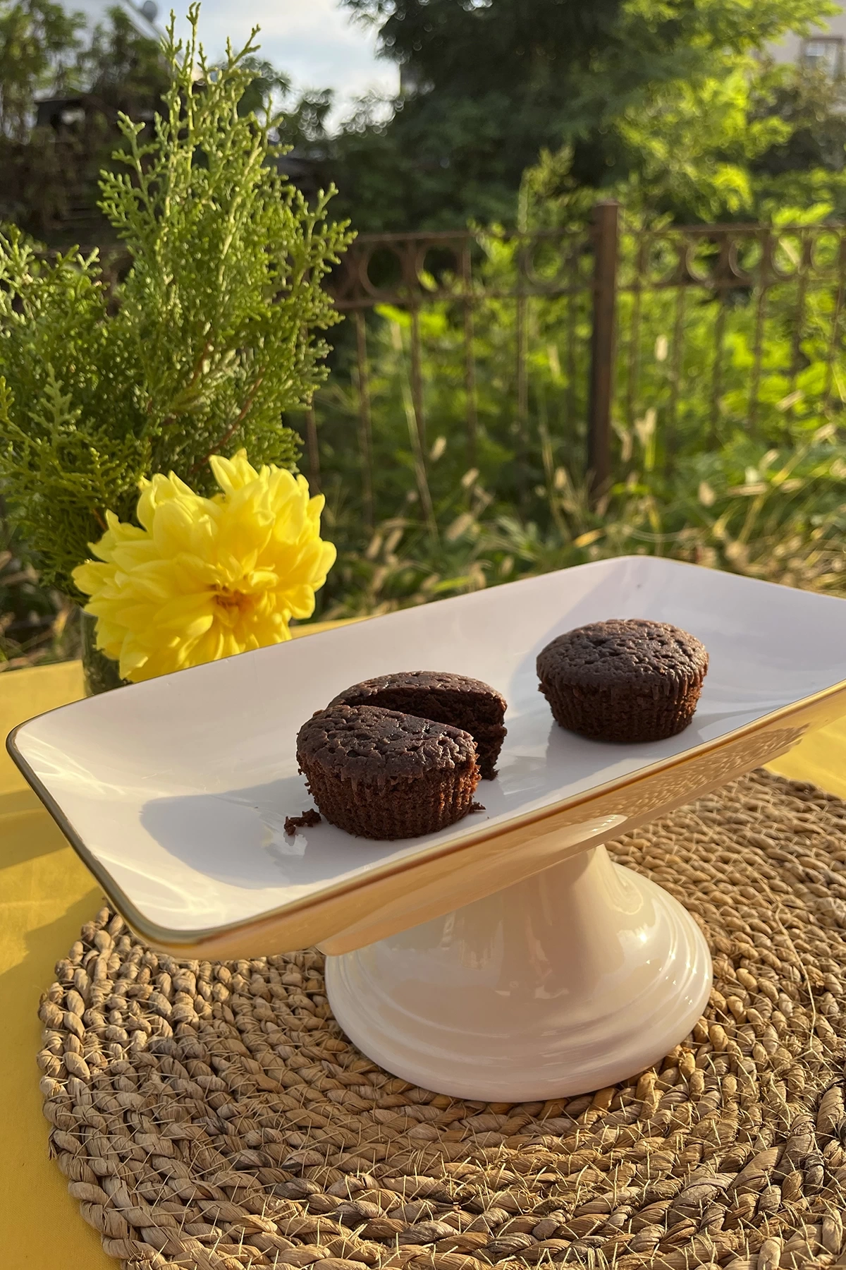 Ayaklı Çikolata Tabağı 28cm Beyaz Gold G2802