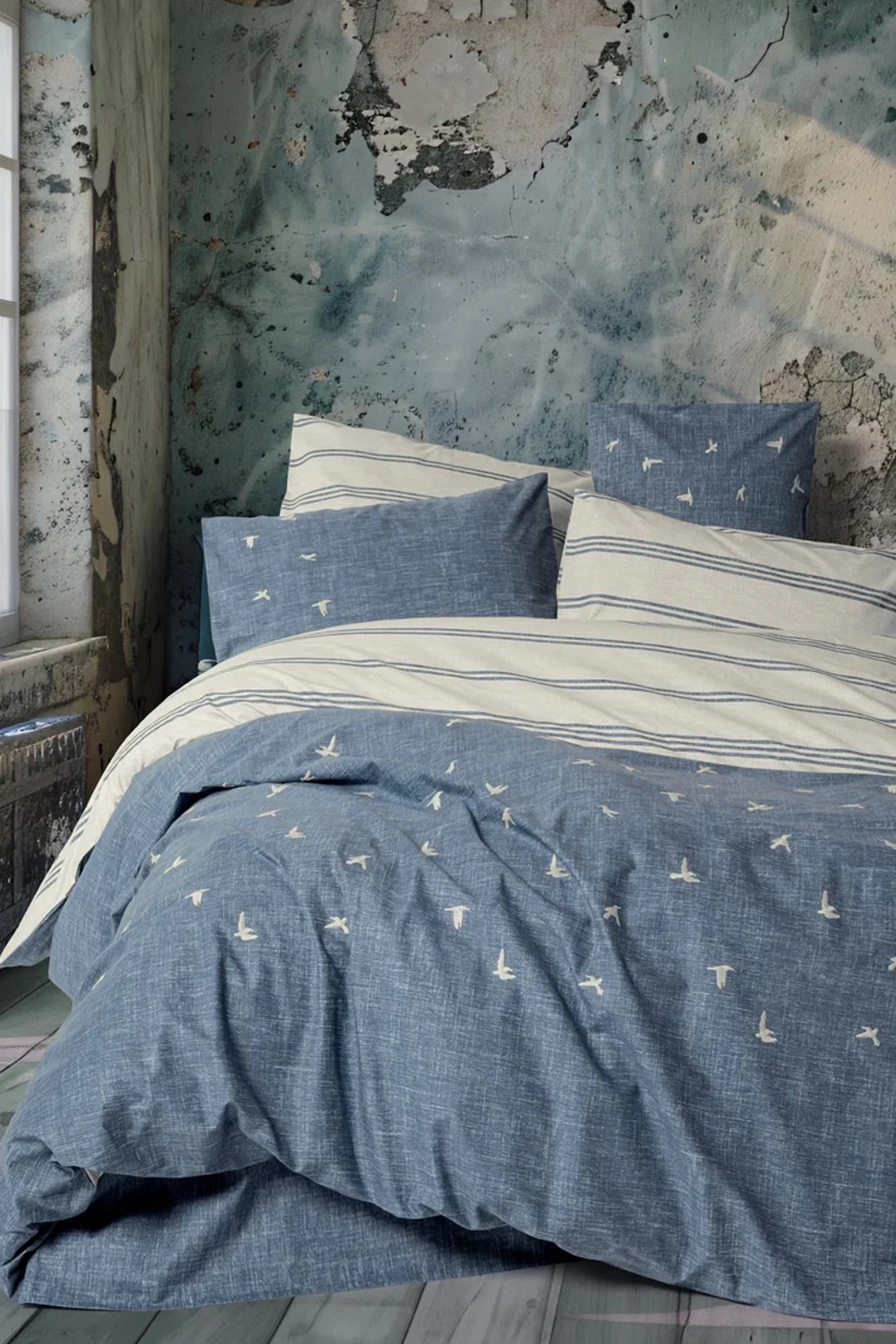 Klein Nakışlı Ranforce Çift Kişilik Nevresim Takımı Ceria Lacivert