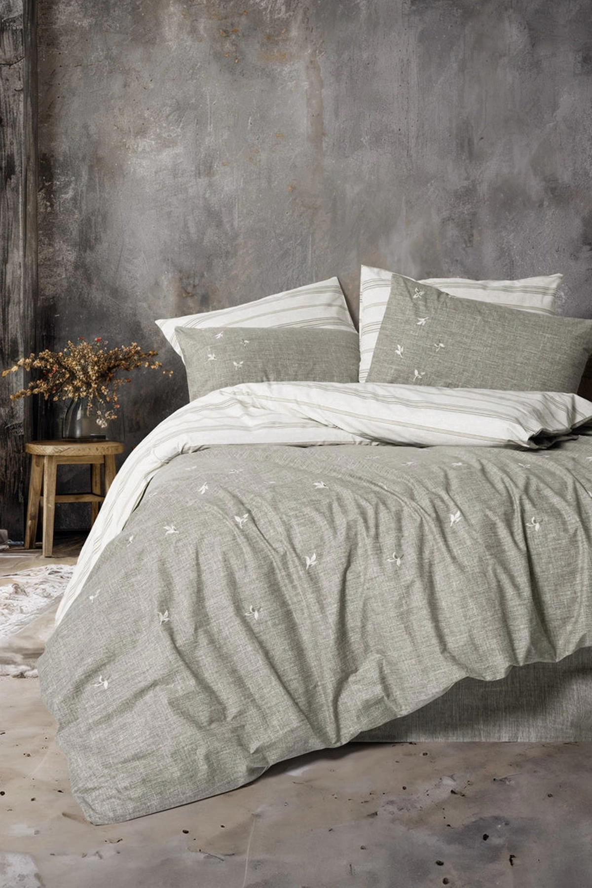 Klein Nakışlı Ranforce Çift Kişilik Nevresim Takımı Moke Kahve