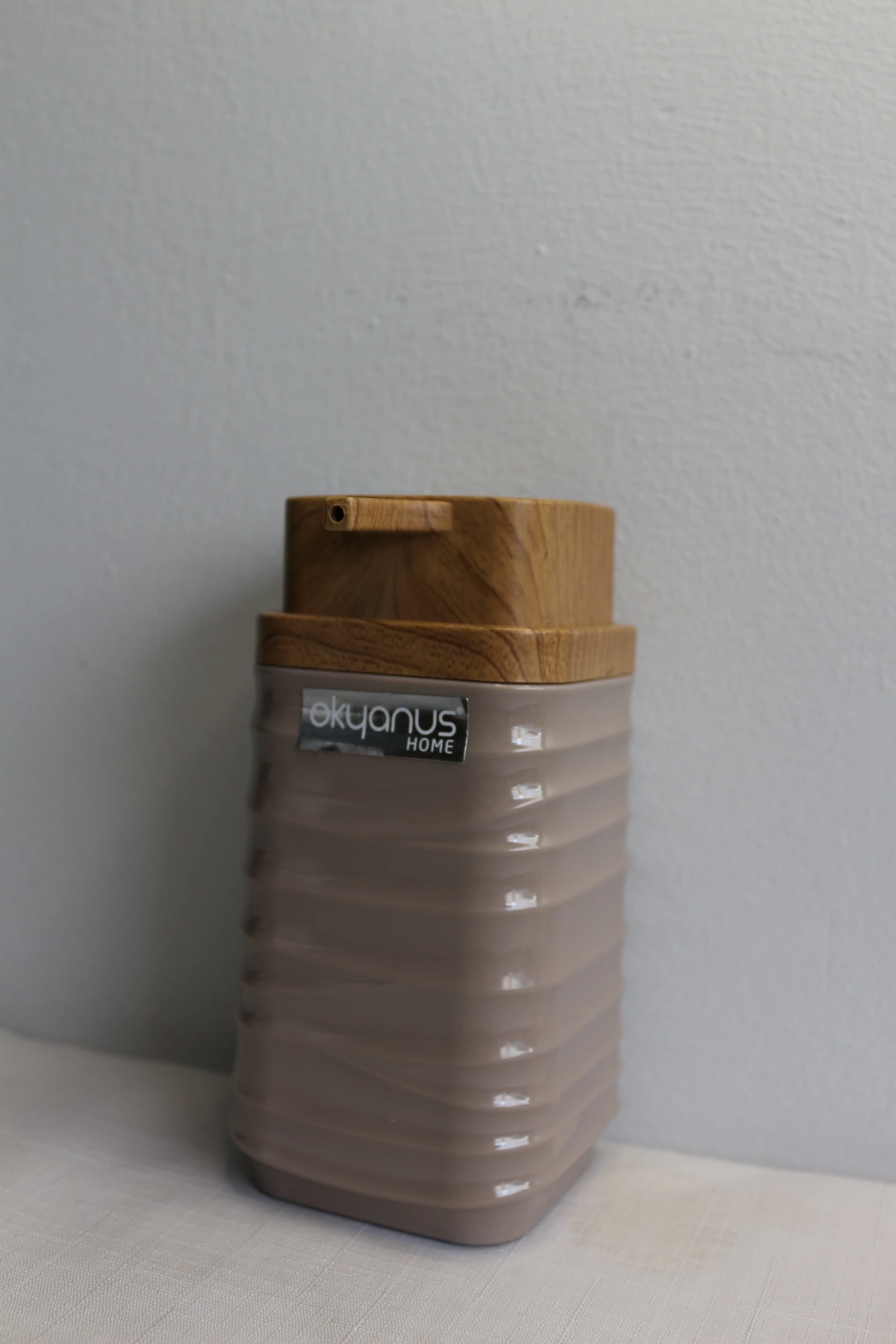 Luna Kare Sıvı Sabunluk Ahşap