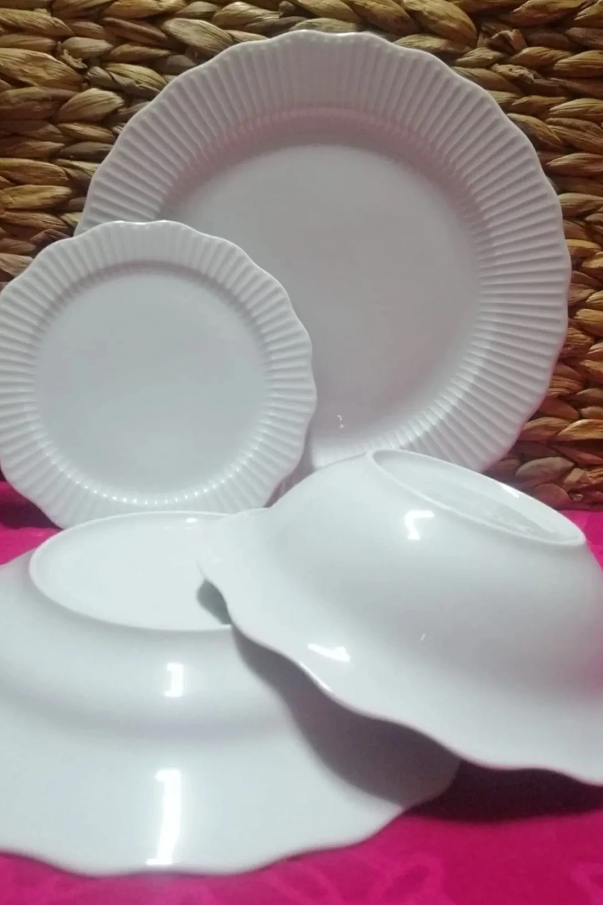 PORLAND FRiLLY BEYAZ 24 PARÇA 6 KİŞİLİK YEMEK TAKIMI