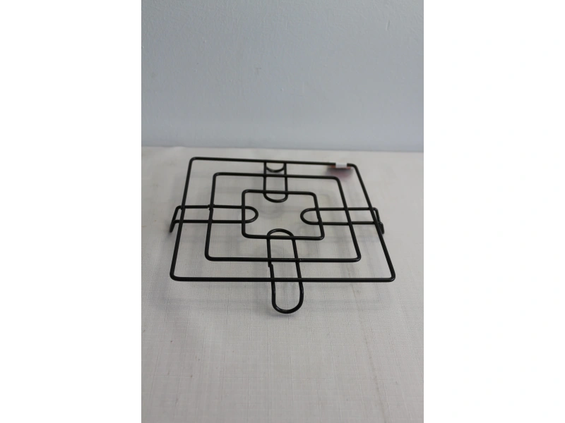 Balsa Ayaklı Metal Siyah Kare Nihale