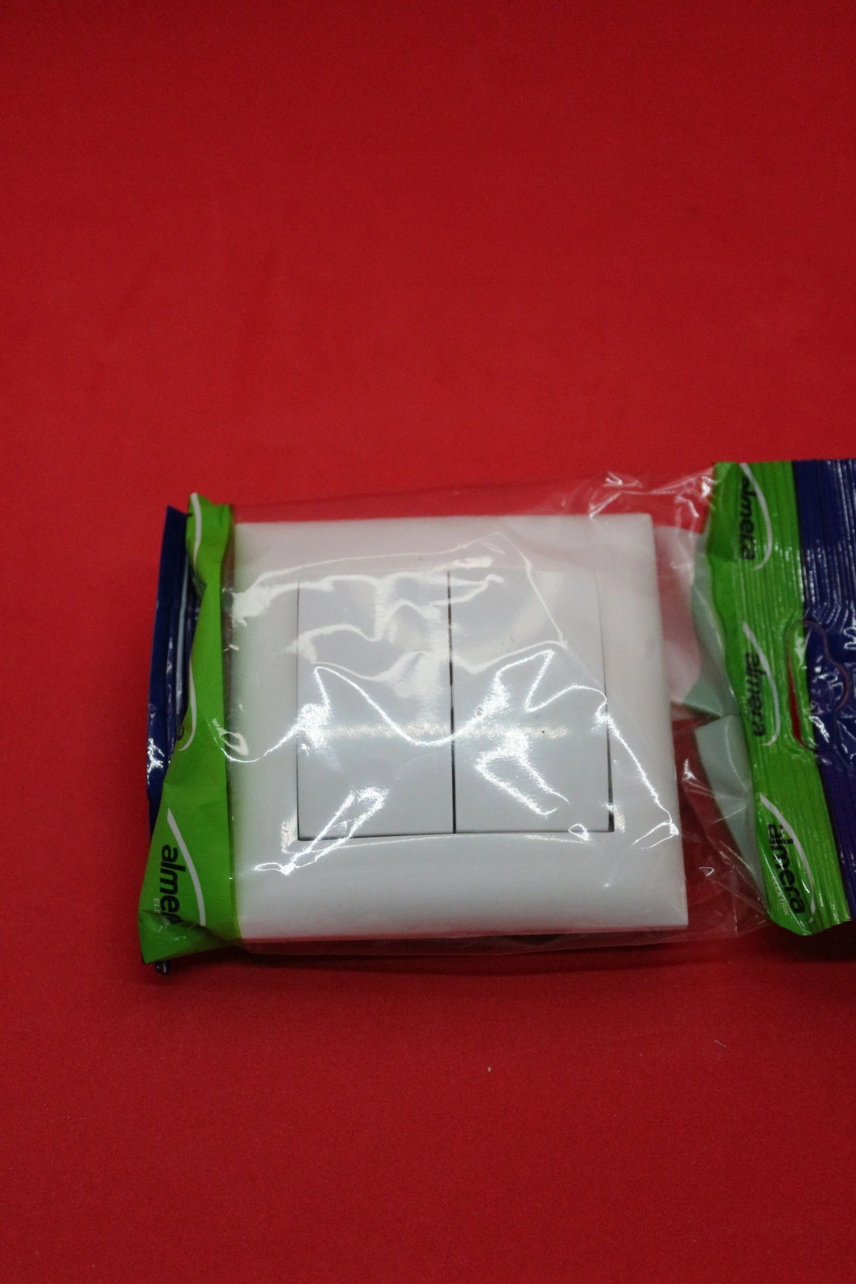 Almera Beyaz Komütatör