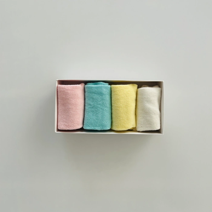 Kukita Kız-Erkek 4lü Organik Kaydırmaz Tabanlı Çorap ve Kukita Kız-Erkek 4lü Basic Tişört Seti Kuki09