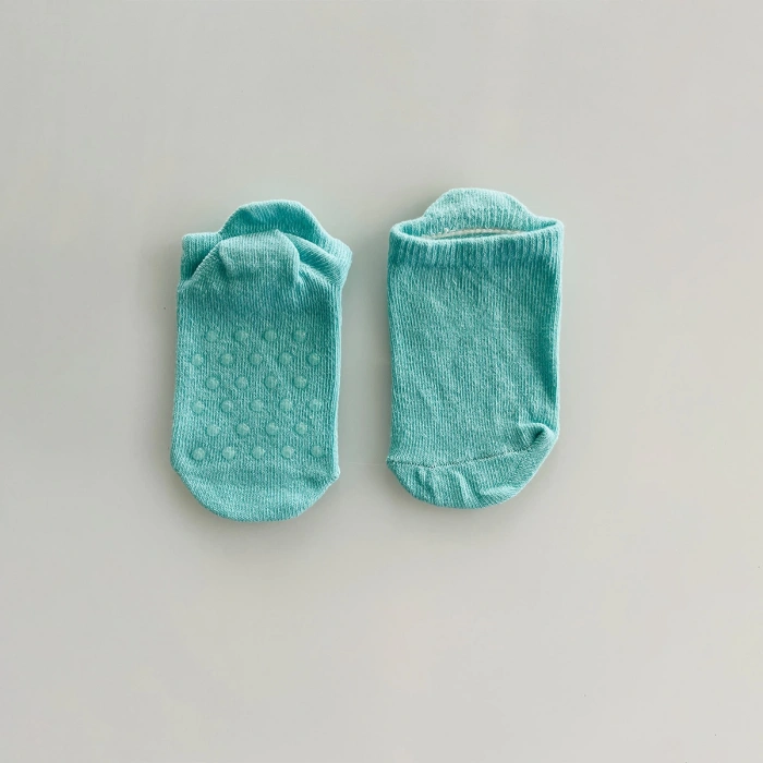 Kukita Kız-Erkek 4lü Organik Kaydırmaz Tabanlı Çorap ve Kukita Kız-Erkek 4lü Basic Tişört Seti Kuki09