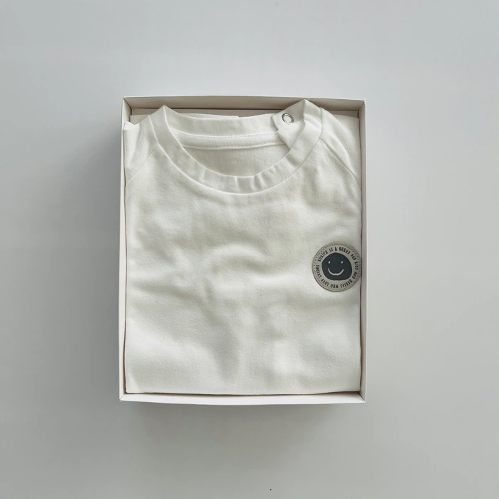 Kukita Kız-Erkek Tekli Organik Kaydırmaz Tabanlı Çorap ve Kukita Kız Erkek Basic Tişört Seti Kuki05