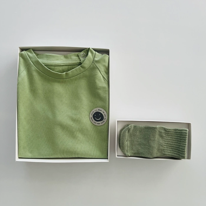 Kukita Kız-Erkek Tekli Organik Kaydırmaz Tabanlı Çorap ve Kukita Kız Erkek Basic Tişört Seti Kuki05