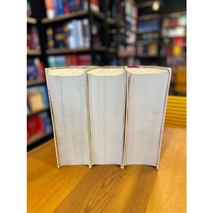 Mülkiyet ve Kat Mülkiyeti Hukuku - KAT MÜLKİYET HUKUKU (DOKTRİN YARGITAY KARARLARI ) - 3 CİLT TAKIM