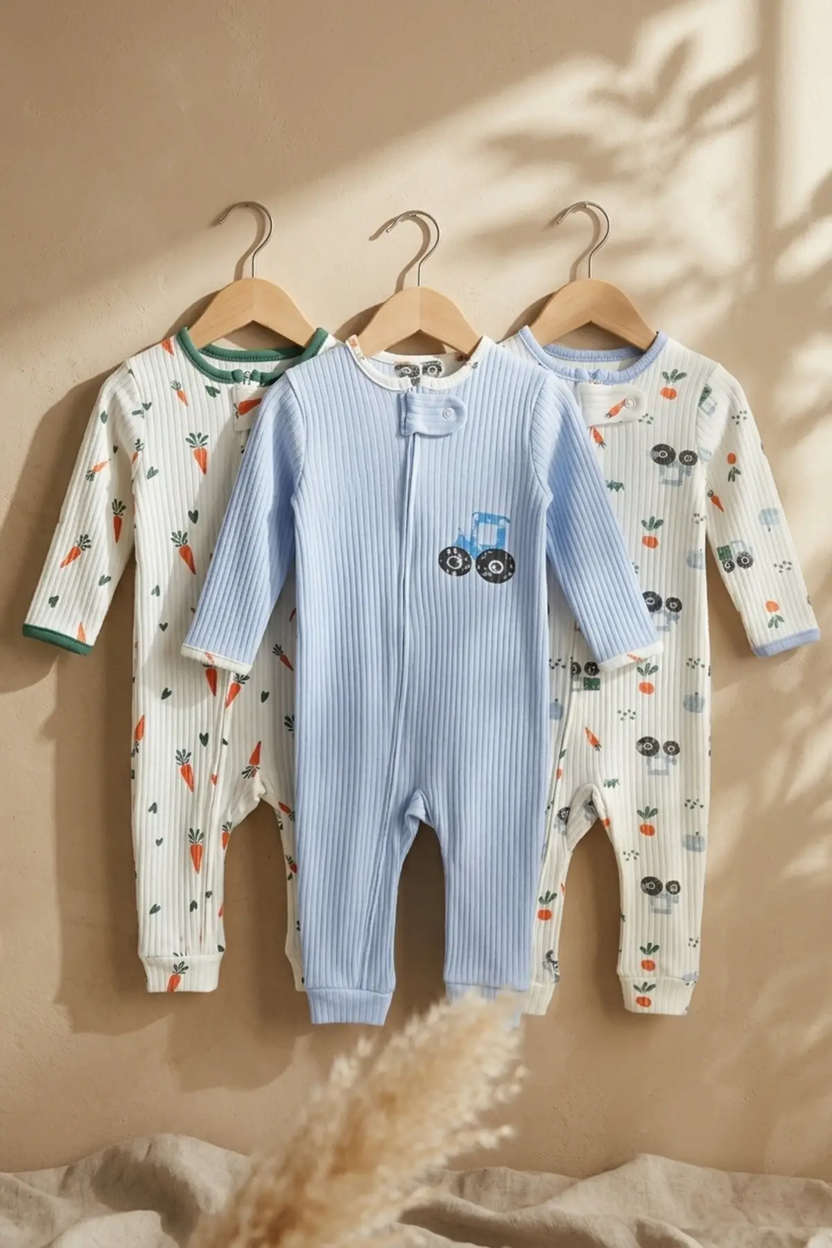 3lü Paket Pamuklu Fitilli Bebek Tulum Seti - Havuç Ve Traktör Desenli Fermuarlı Tulum Seti