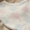 Aura Pastel Pointelle 3lü Bebek Seti - %100 Pamuklu Nefes Alan Örme Kumaş, Bandana Önlük, Çıtçıtlı Mama Önlüğü Ve Fiyonk Saç Bandı