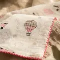 Balon Desenli Pembe Kenarı Biyeli Pamuklu Müslin Bebek Battaniyesi 90*90 Cm