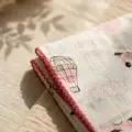 Balon Desenli Pembe Kenarı Biyeli Pamuklu Müslin Bebek Battaniyesi 90*90 Cm