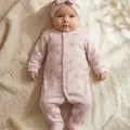 Fiyon Detaylı Boneli Kız Bebek Tulumu. Ayaklı % 100 Pamuklu 0-3 Ay