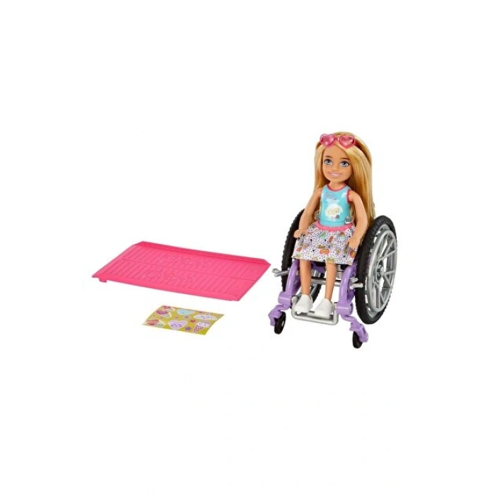 MATTEL HGP29 TEKERLEKLİ SANDALYEDE CHELSEA*3