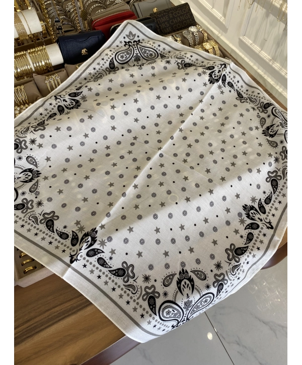 Yıldız Ve Etnik Desen 70x70 Pamuklu Beyaz Fular