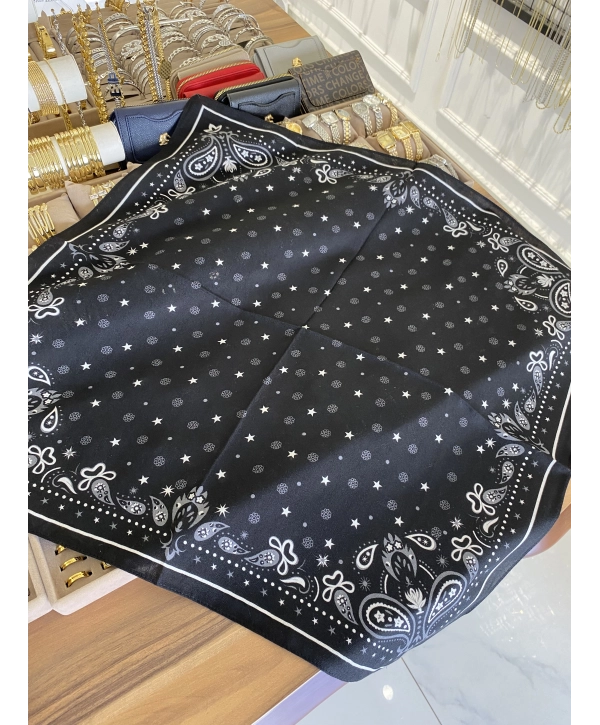 Yıldız Ve Etnik Desen 70x70 Pamuklu Siyah Fular
