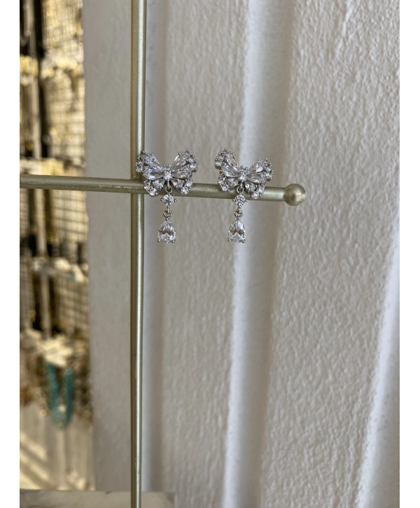 VIP Seri Damla Zirkon Taş Detay Kelebek Küpe