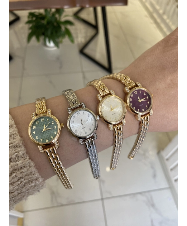 Yuvarlak Kasa Zirkon Taş Detay Saat