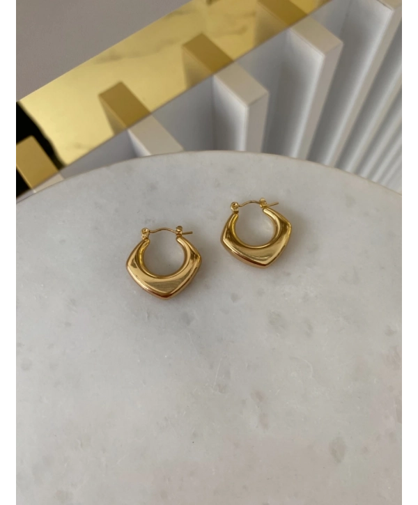 Çelik Bombeli Üçgen Küpe