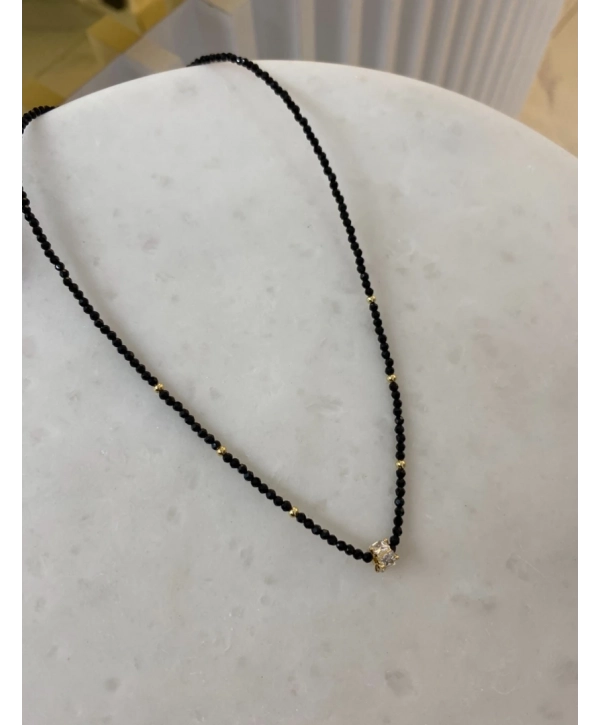 Çelik İnce Siyah Boncuk Üzeri Zirkon Taş Silindir Figür Kolye