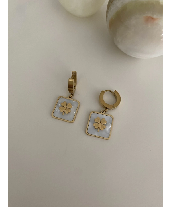 Çelik Yoncalı Kare Küpe