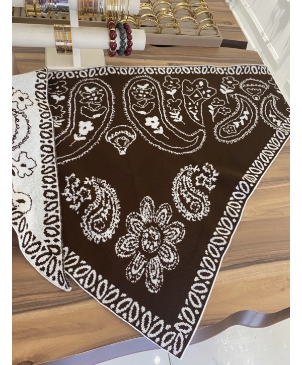 Çift Taraflı Etnik Desen Kahve-Ekru Üçgen Şal