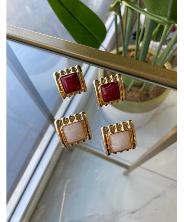 Özel Seri Bombe Kare Model Küpe