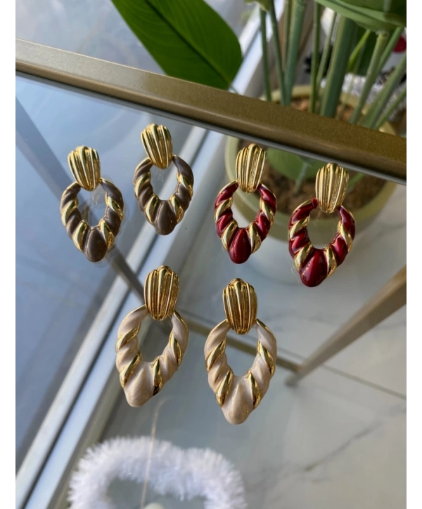 Özel Seri Burgu V Model Küpe