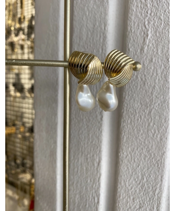 Özel Seri Kıvrım Plaka Detay İnci Küpe