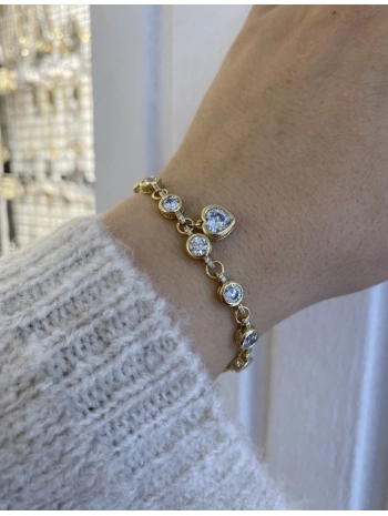 VIP Sıralı Zirkon Taş Sallantılı Kalp Detay Bileklik