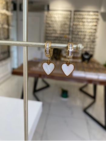 Çelik Sallantılı Zirkon Taş Detay Sedef Kalp Küpe