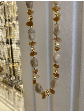 Özel Seri Bej Renk Boncuk Detay Kolye