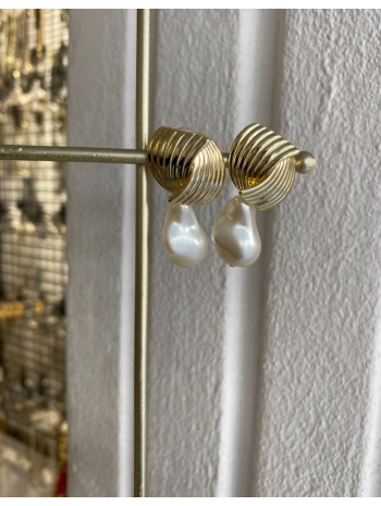 Özel Seri Kıvrım Plaka Detay İnci Küpe