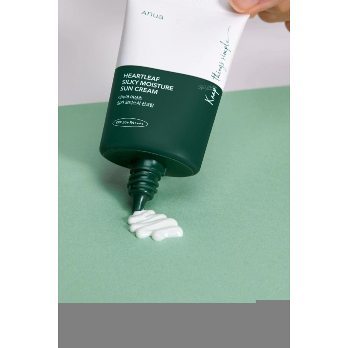 Heartleaf Silky Moisture Sun Cream Cildi Sakin Tutan Ipeksi Dokulu Güneş Kremi 50ml