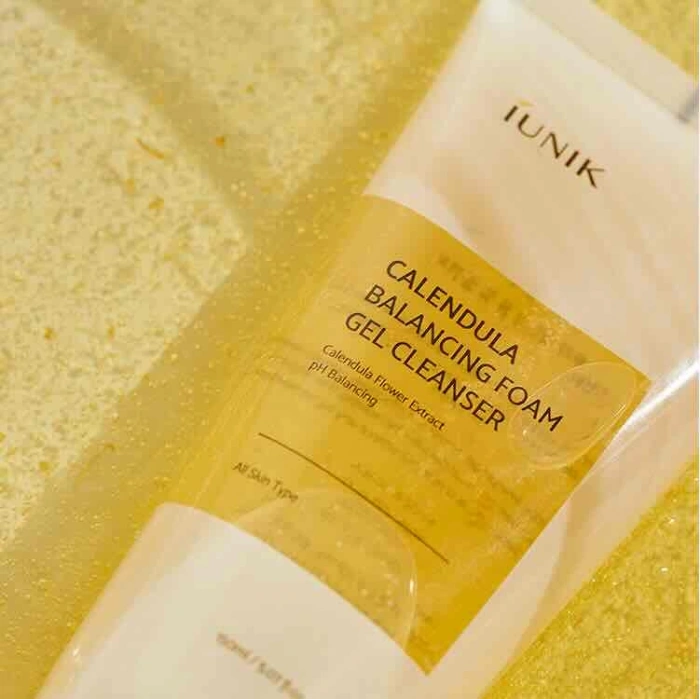 iUNIK - Calendula Balancing Foam Gel Cleanser