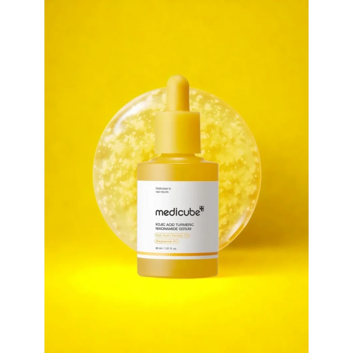 MEDICUBE KOJIC ACID TURMERIC NIACINAMIDE SERUM 30ml