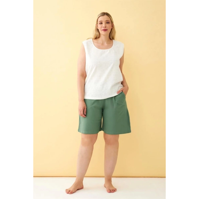 Moda Kadın Yeşil Rahat Kalıp Büyük Beden Cepli Şort