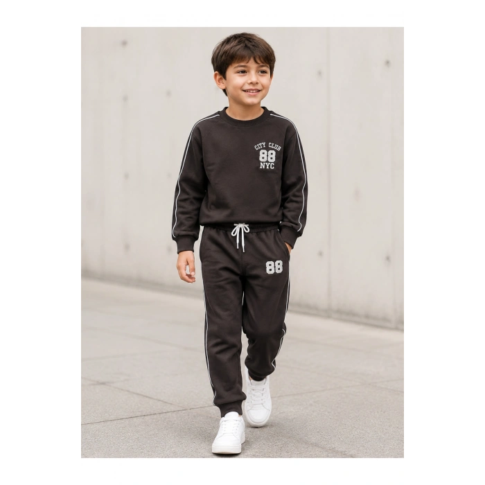 Erkek Çocuk Koyu Kahverengi 88 Nakışlı Biyeli Sweatshirt Jogger Eşofman Takımı