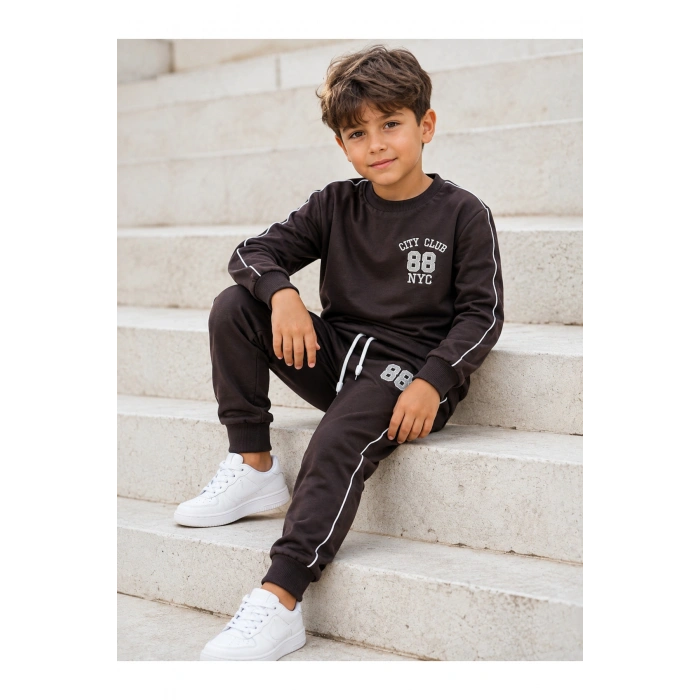 Erkek Çocuk Koyu Kahverengi 88 Nakışlı Biyeli Sweatshirt Jogger Eşofman Takımı